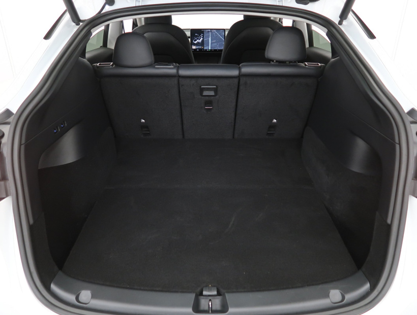 Tesla Model Y, 2022