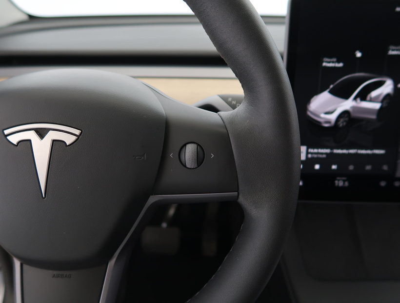 Tesla Model Y, 2022