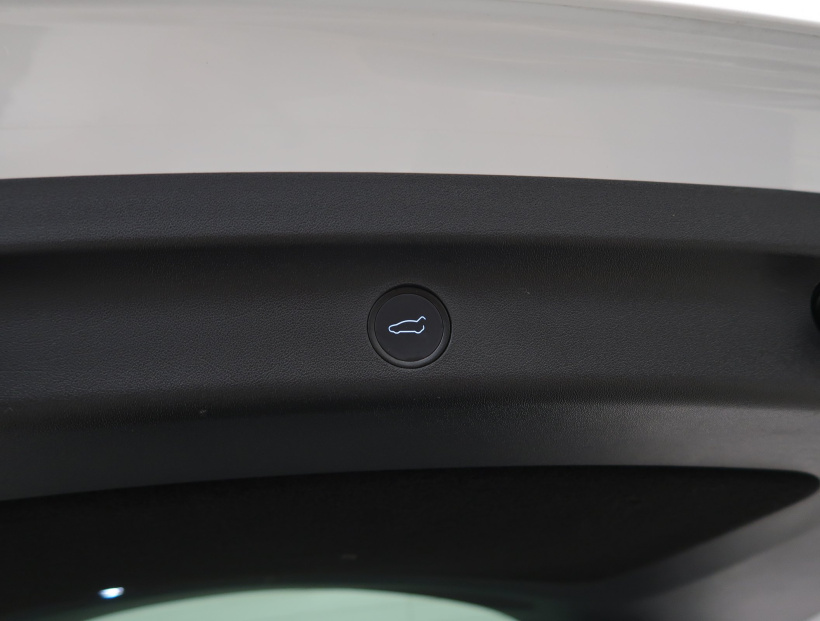 Tesla Model Y, 2022