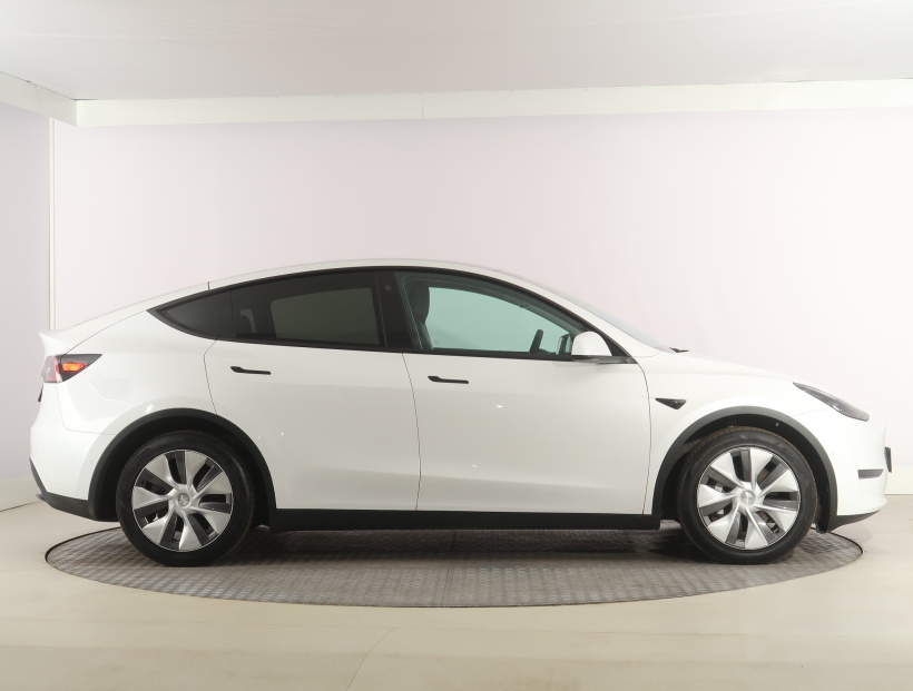 Tesla Model Y, 2022
