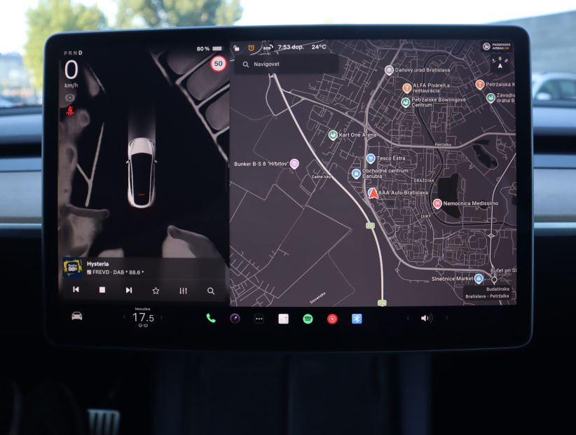 Tesla Model Y, 2022