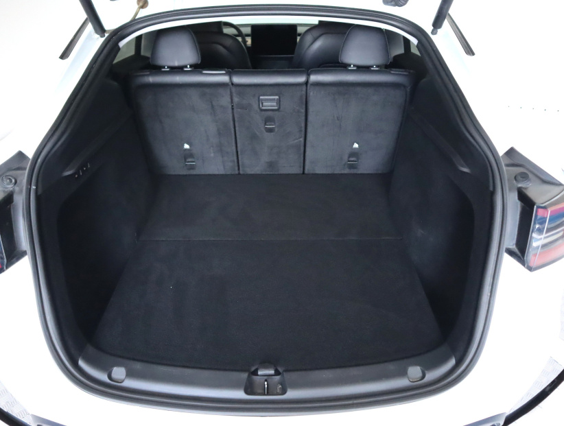 Tesla Model Y, 2022