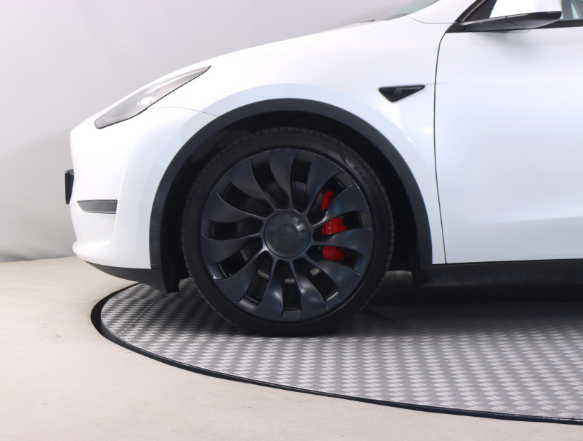 Tesla Model Y, 2022