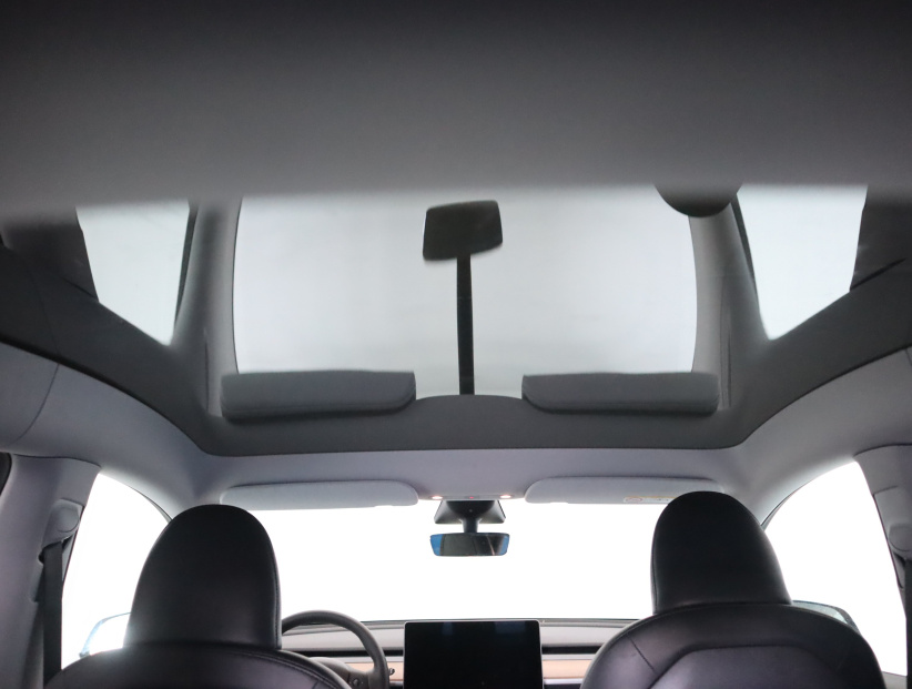 Tesla Model Y, 2022