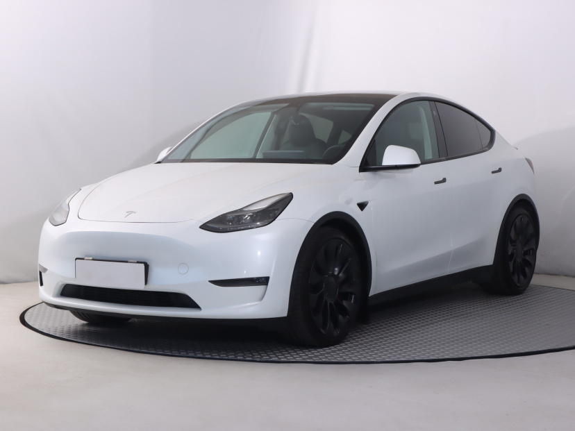 Tesla Model Y, 2022