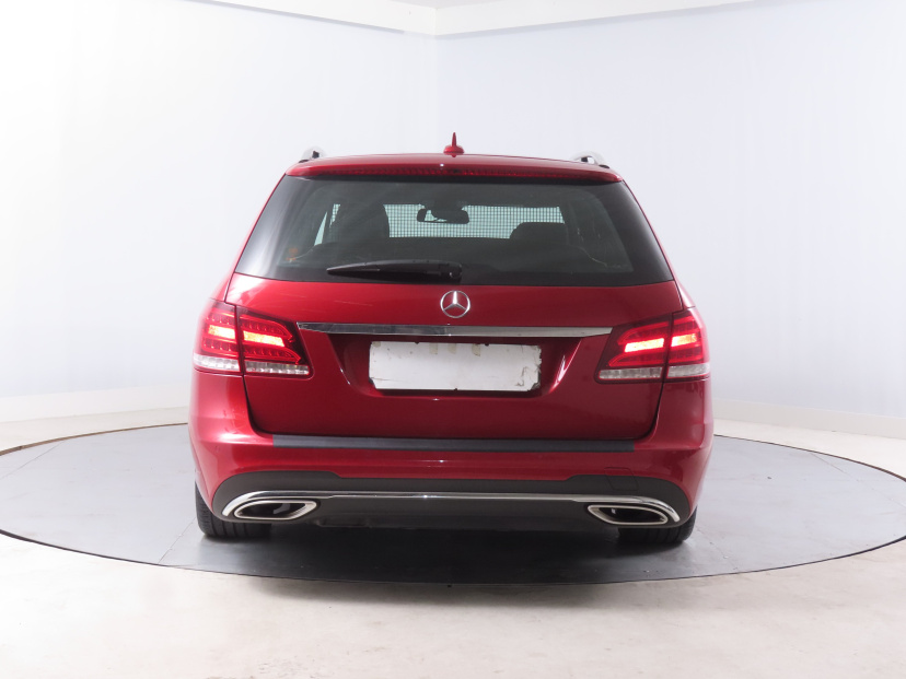 Mercedes-Benz E, 2016