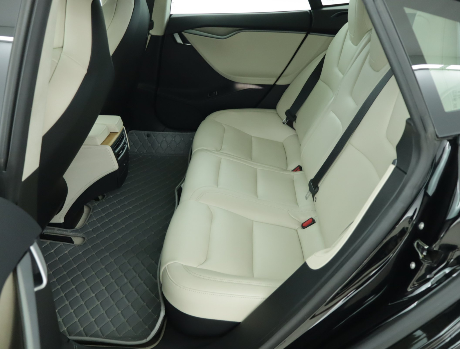 Tesla Model S 100D – fotografie 15