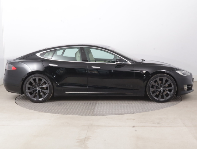 Tesla Model S, 2019
