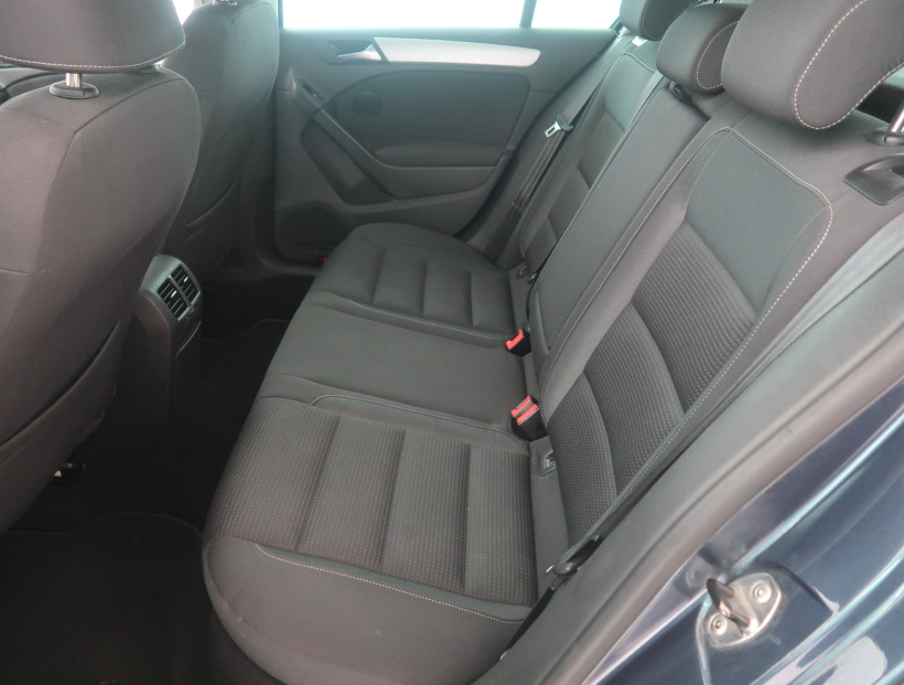 Volkswagen Golf, 2010