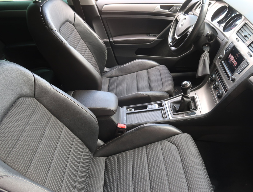 Volkswagen Golf, 2016