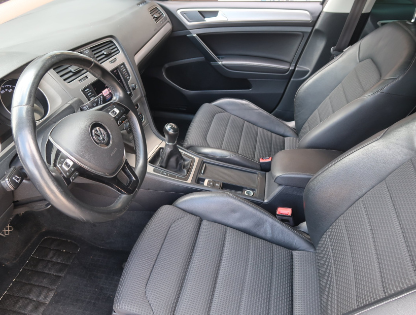 Volkswagen Golf, 2016