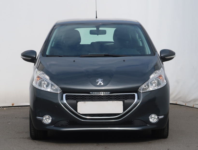 Peugeot 208, 2013