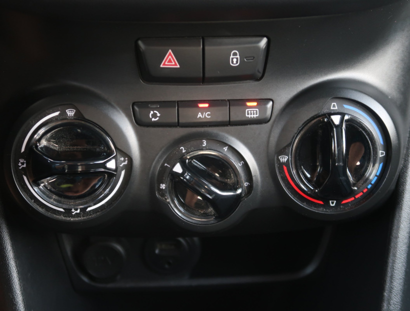 Peugeot 208, 2013