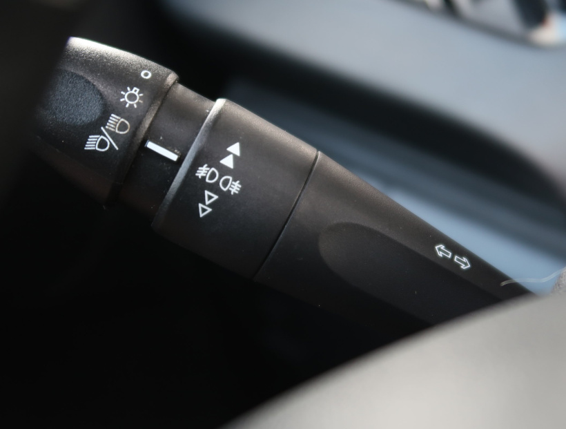 Peugeot 208, 2013