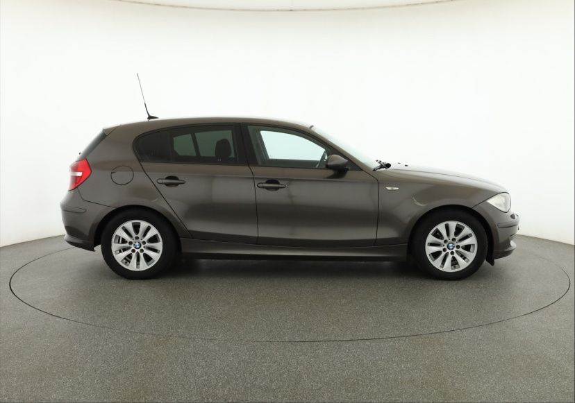 BMW 1, 2009