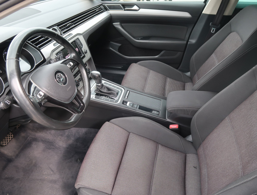 Volkswagen Passat, 2016