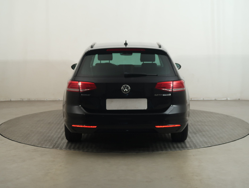 Volkswagen Passat, 2016