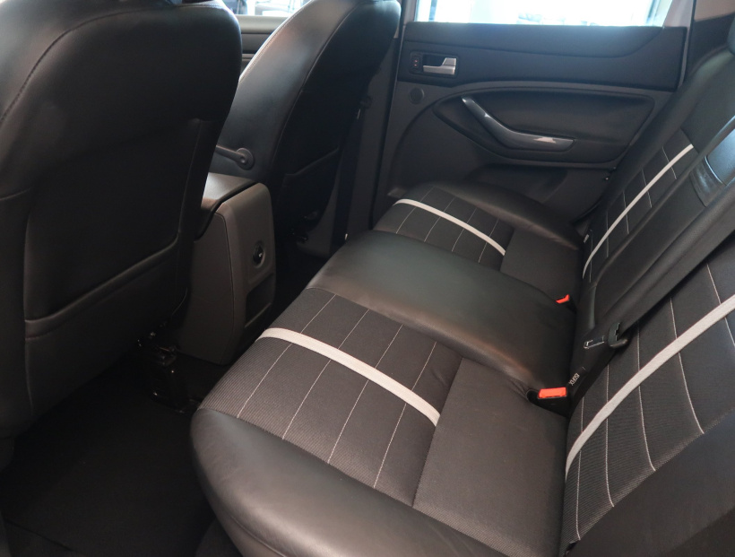 Ford Kuga, 2009