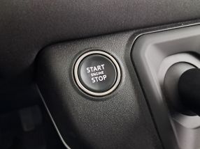 Land Rover Defender - 2023