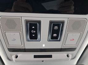 Land Rover Defender - 2023