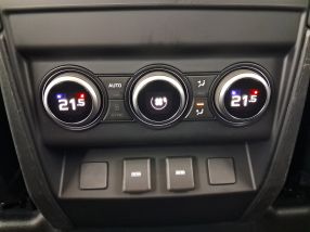Land Rover Defender - 2023