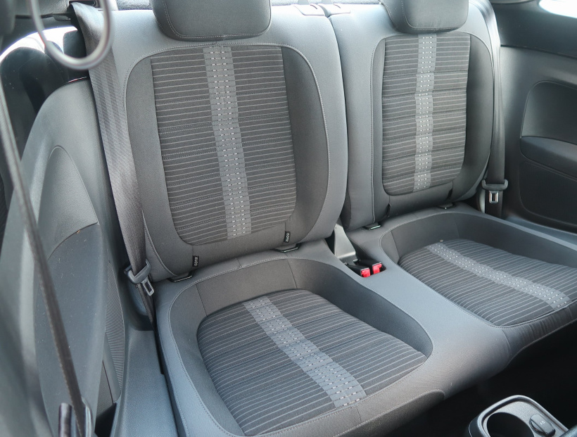 Volkswagen Beetle, 2012