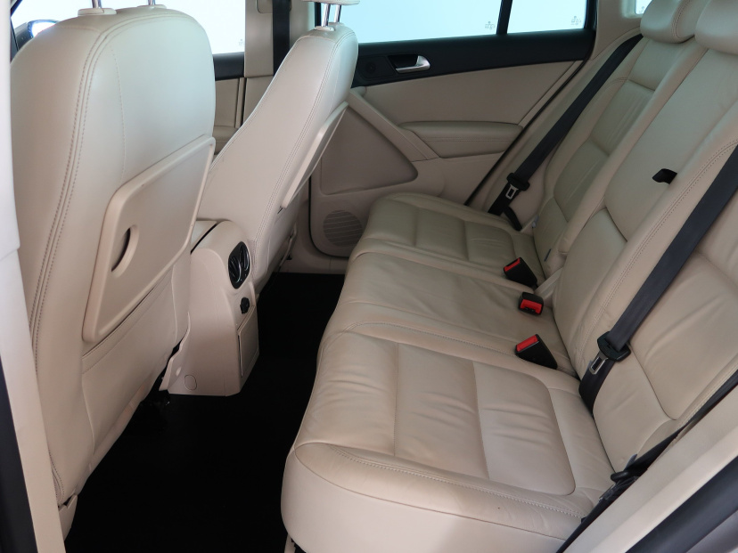 Volkswagen Tiguan, 2011