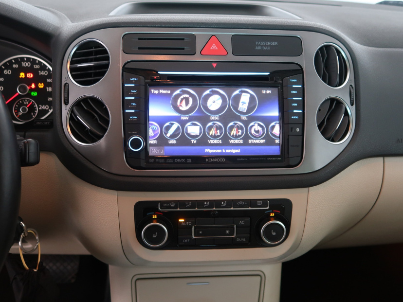 Volkswagen Tiguan, 2011