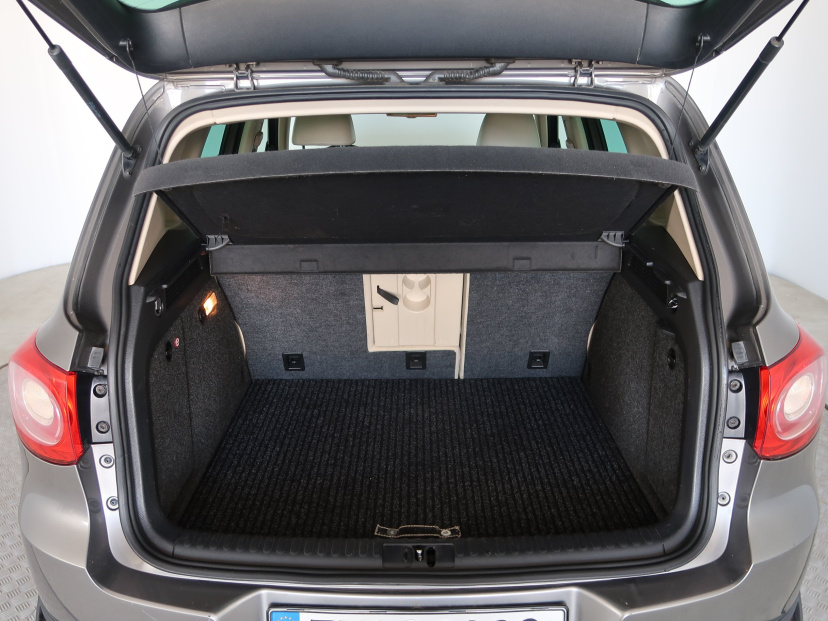 Volkswagen Tiguan, 2011