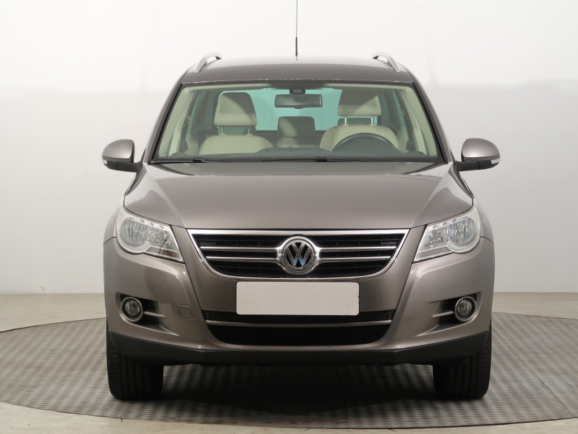 Volkswagen Tiguan, 2011