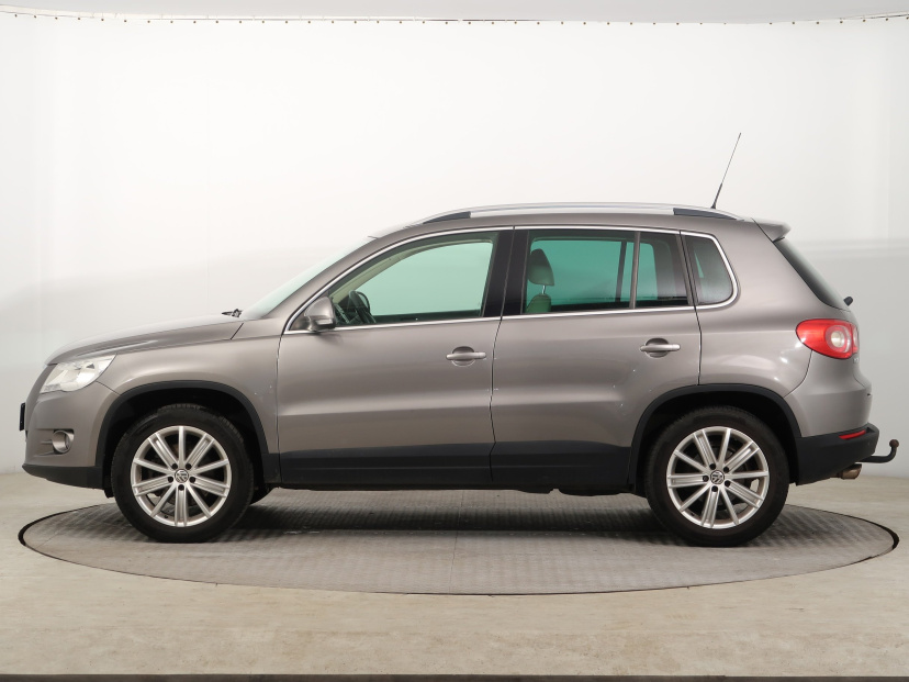 Volkswagen Tiguan, 2011