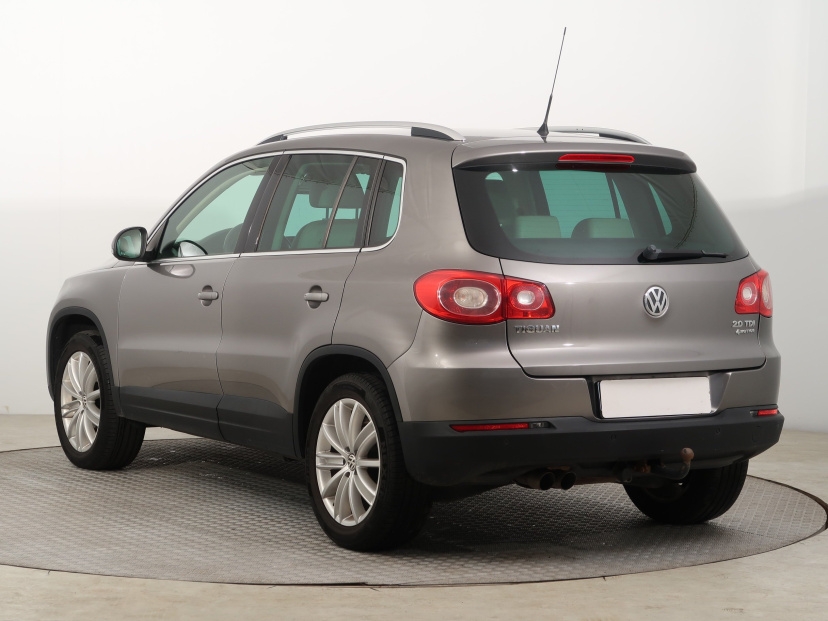 Volkswagen Tiguan, 2011