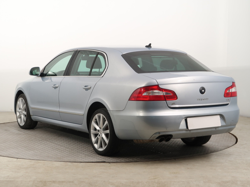 Škoda Superb, 2012