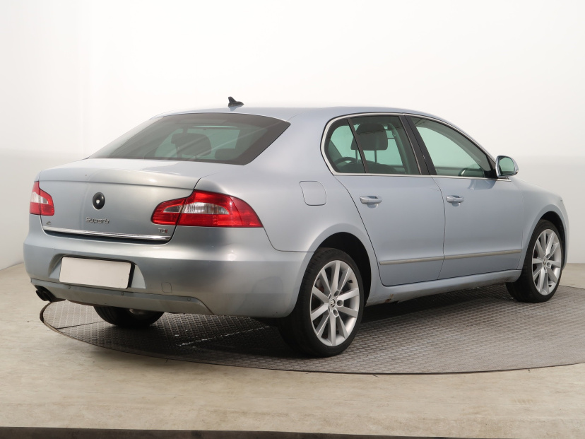 Škoda Superb, 2012