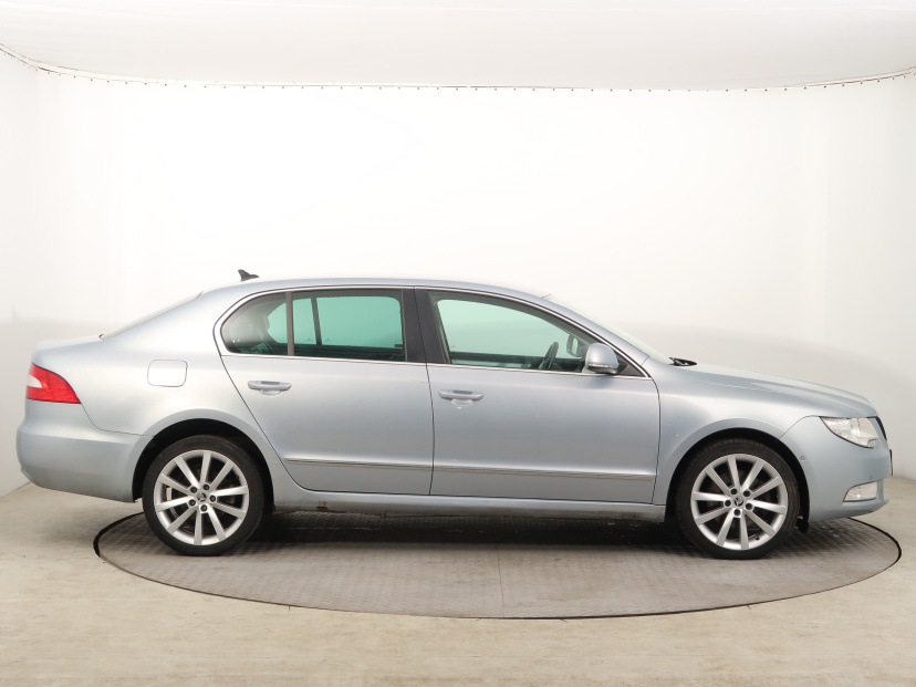 Škoda Superb, 2012