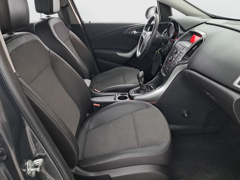 Opel Astra, 2012
