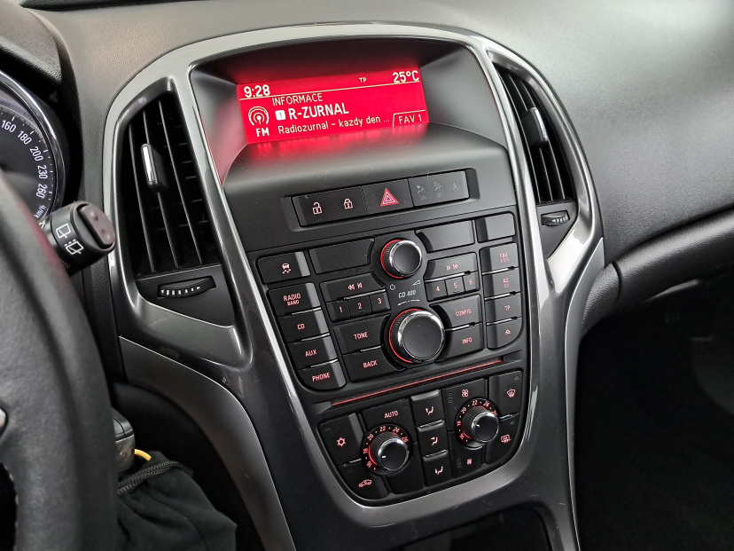 Opel Astra, 2012