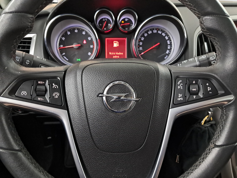 Opel Astra, 2012
