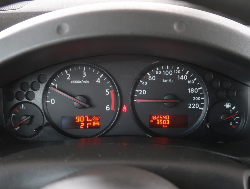 Nissan Navara, 2011