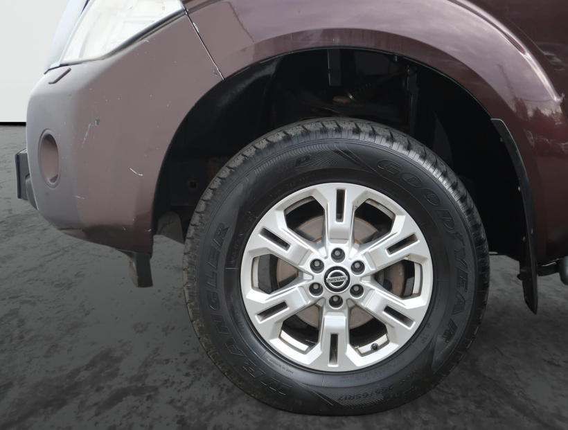 Nissan Navara, 2011