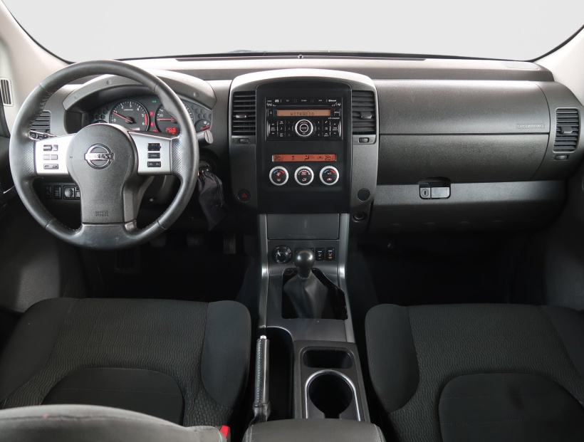Nissan Navara, 2011