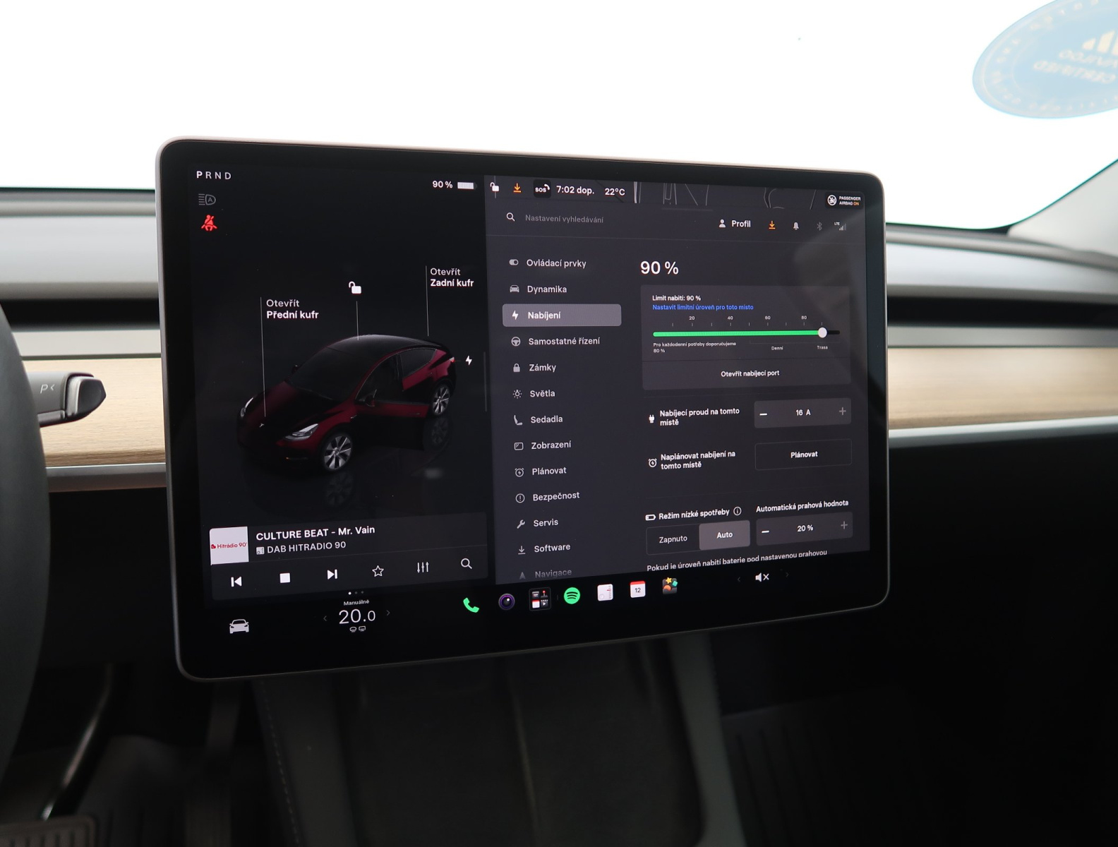 Tesla Model Y Long Range AWD – fotografie 26