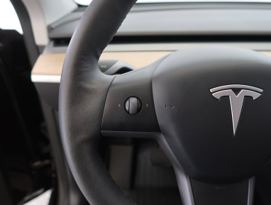Tesla Model Y - 2023