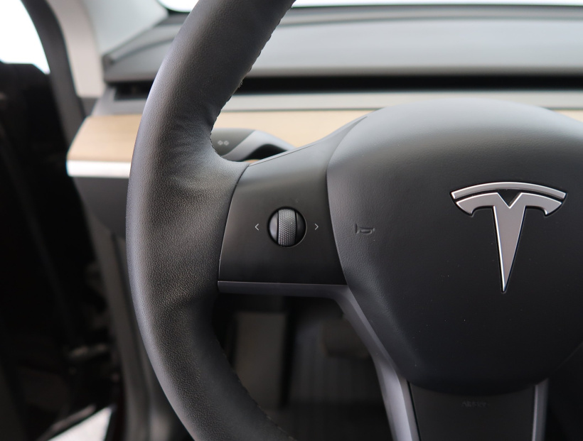 Tesla Model Y, 2023