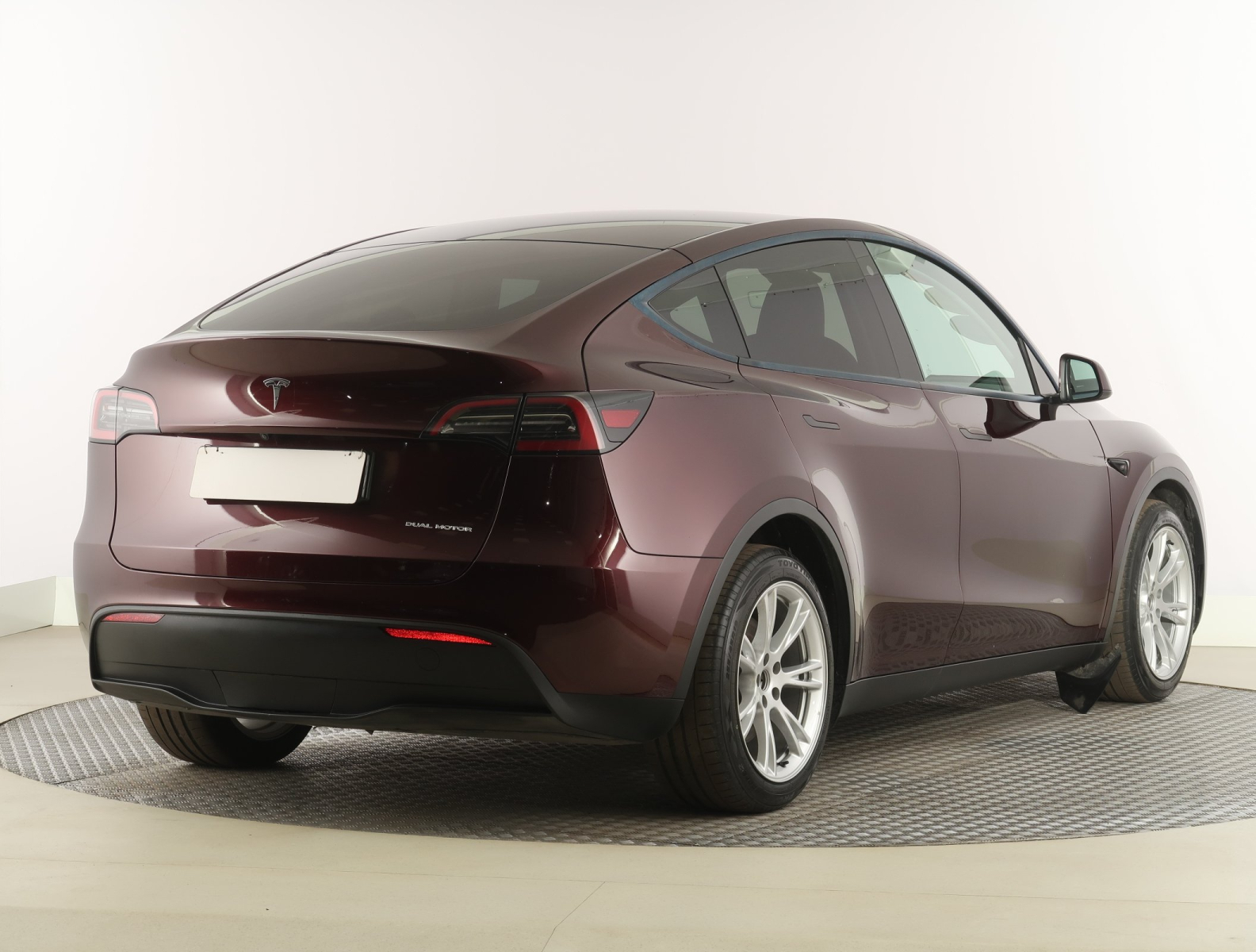 Tesla Model Y - 2023