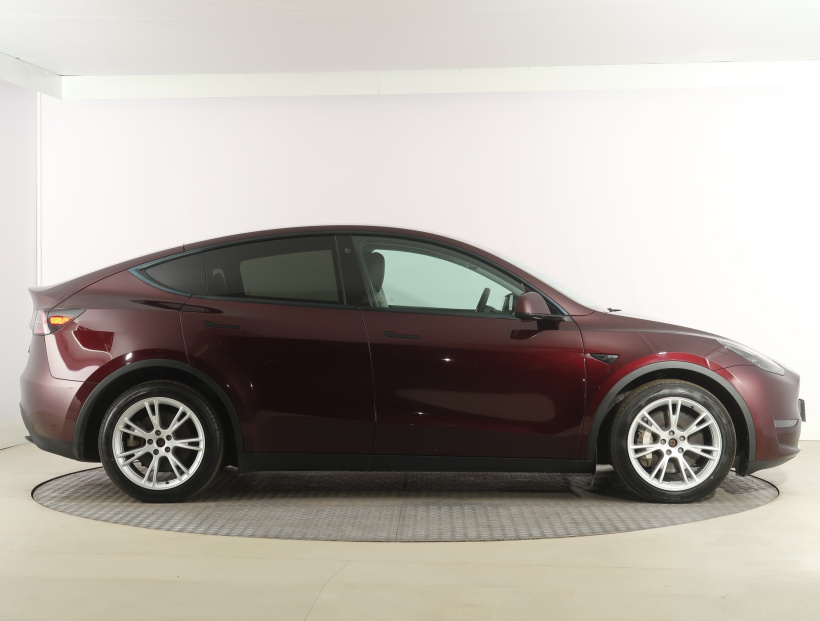 Tesla Model Y, 2023