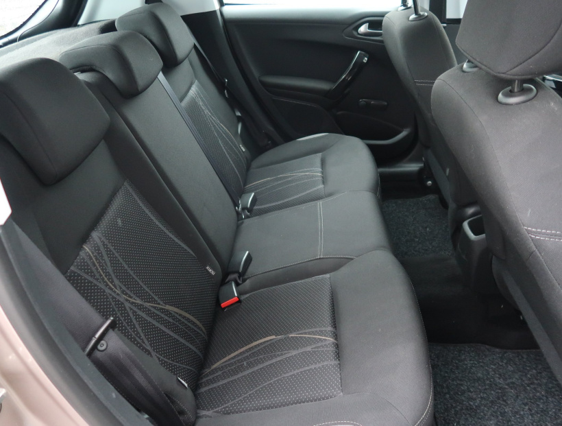 Peugeot 208, 2014
