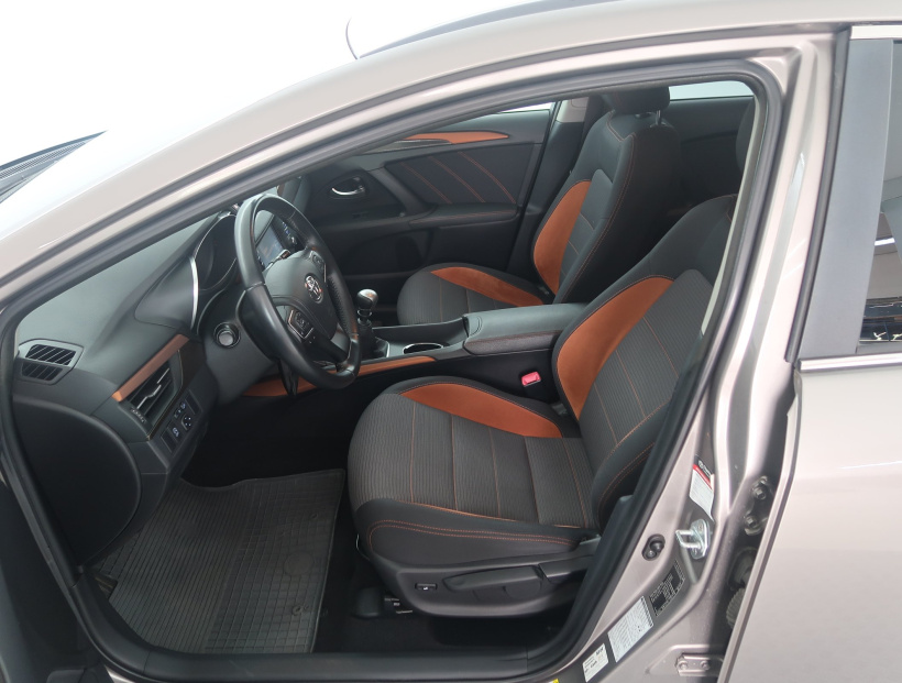 Toyota Avensis, 2016