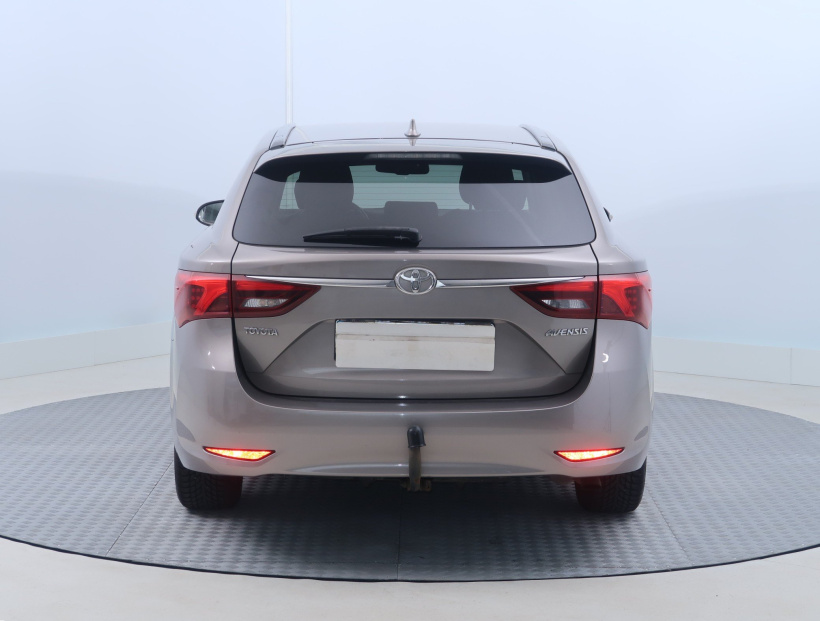 Toyota Avensis, 2016