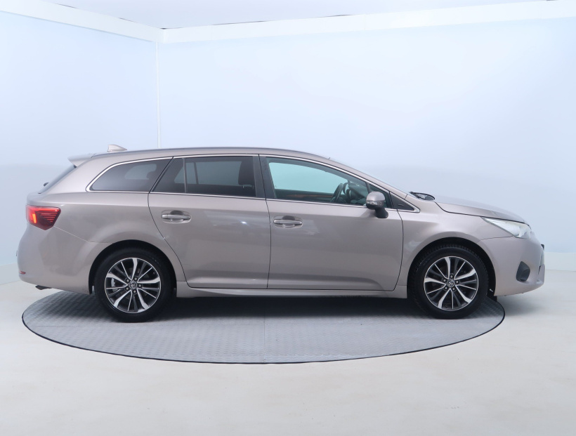 Toyota Avensis, 2016